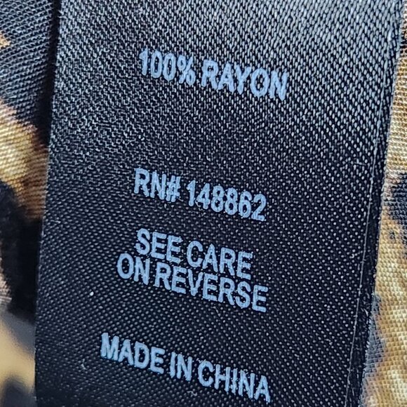 NEW – Torrid Button Tie Front Leopard Dolman - Size: 3 (22W/24W) PRICE IS FIRM - Picture 5 of 6